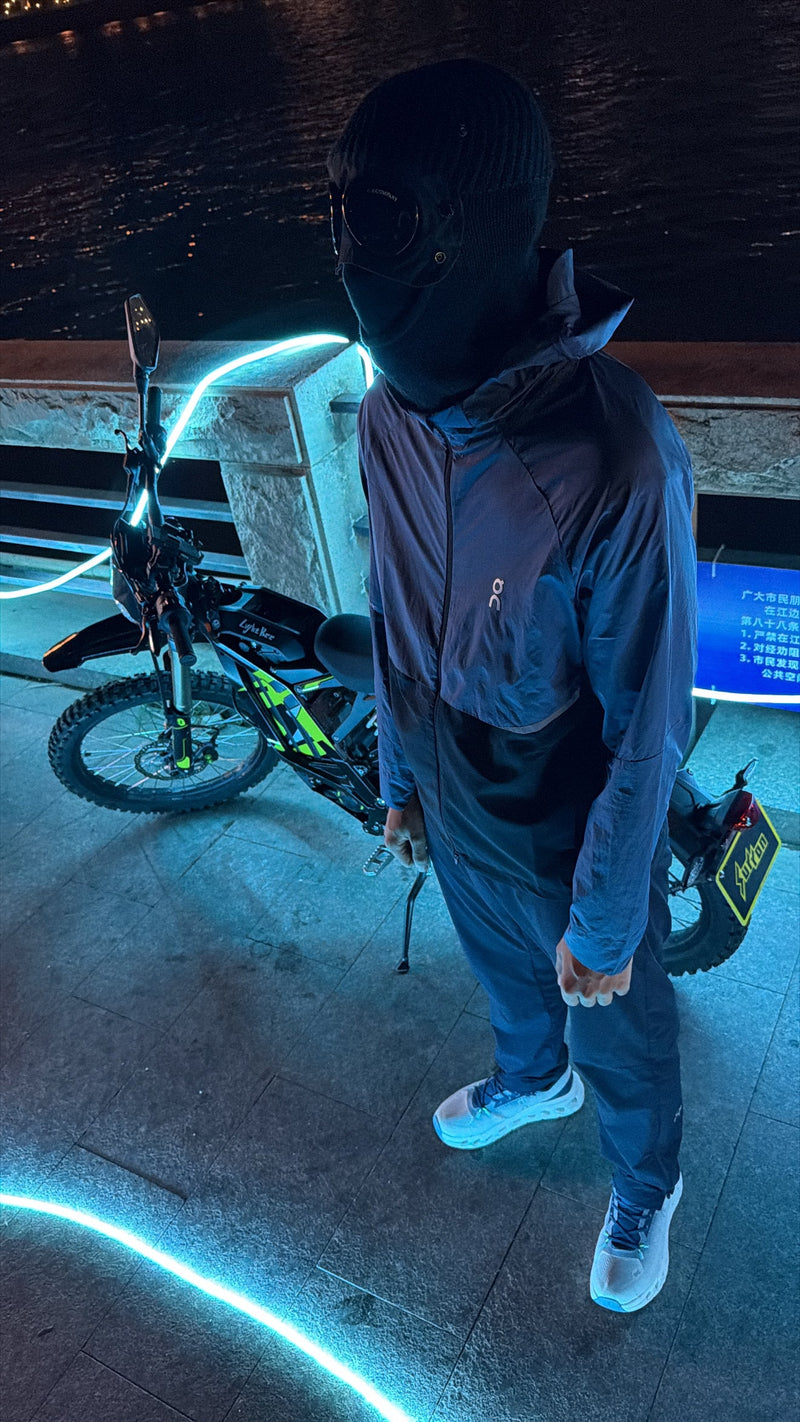 intro-tracksuit.jpg